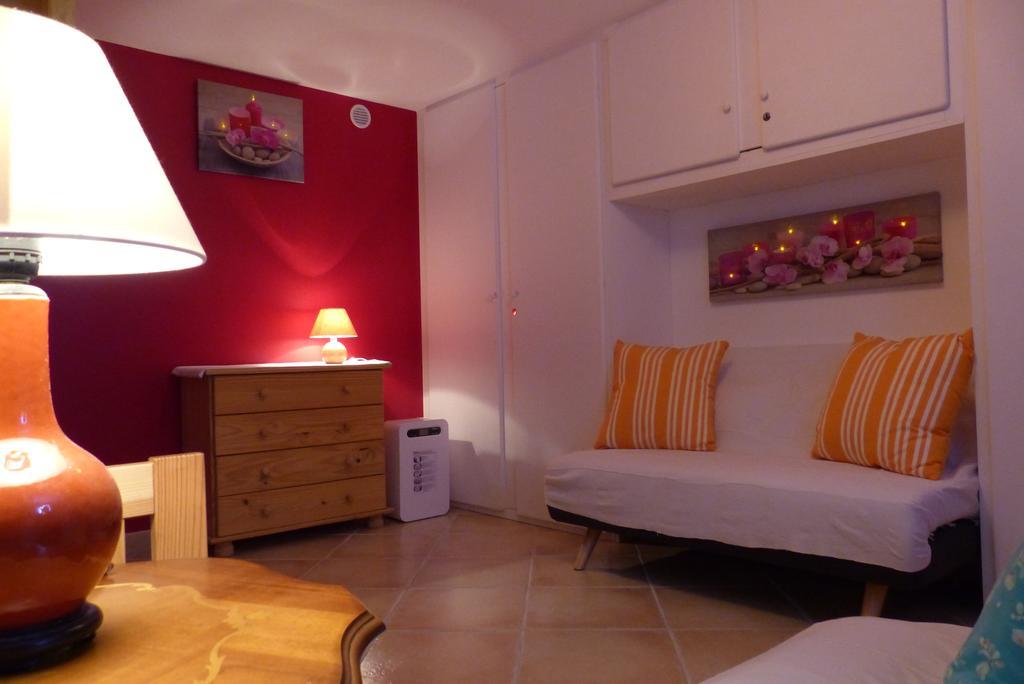 La Flore De Lys, Cottage Ideal Pour 2 Adultes Et 2 Enfants Saint-Jouin-Bruneval Exterior foto